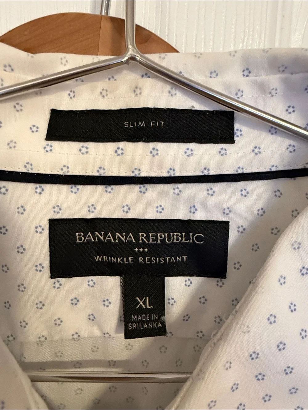 Banana Republic Men's White Dress Shirt with Light Blue Microdots